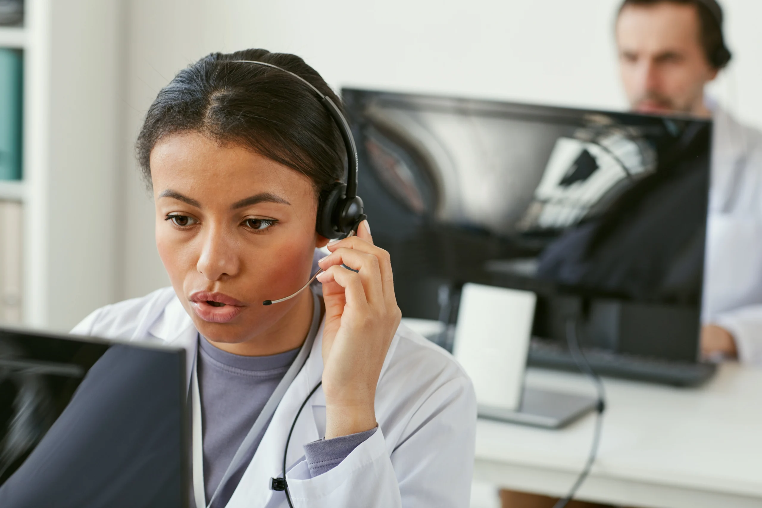 4 Benefits of Hiring a Bilingual Answering Service