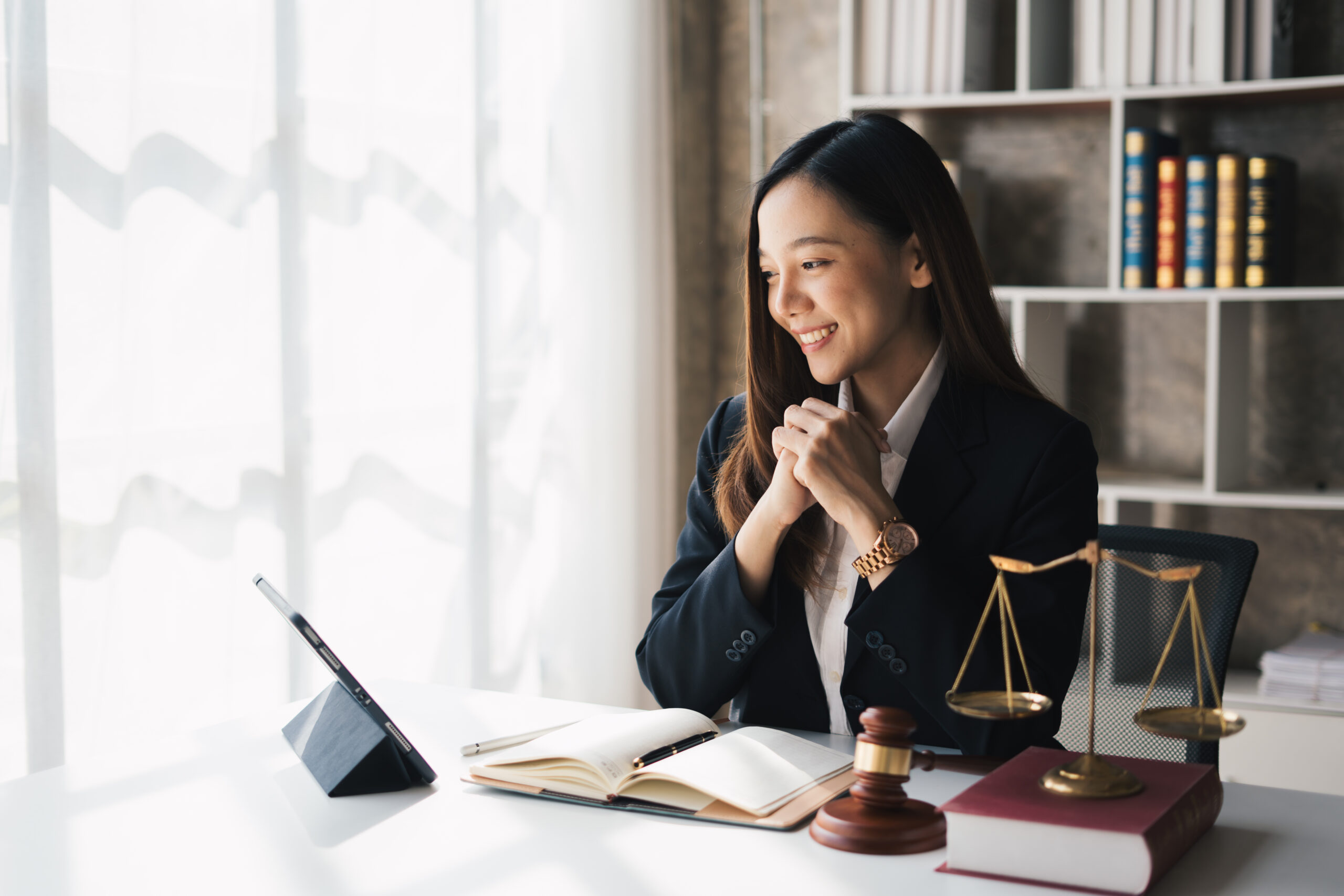 What Is the Best Answering Service for Solo Attorneys?