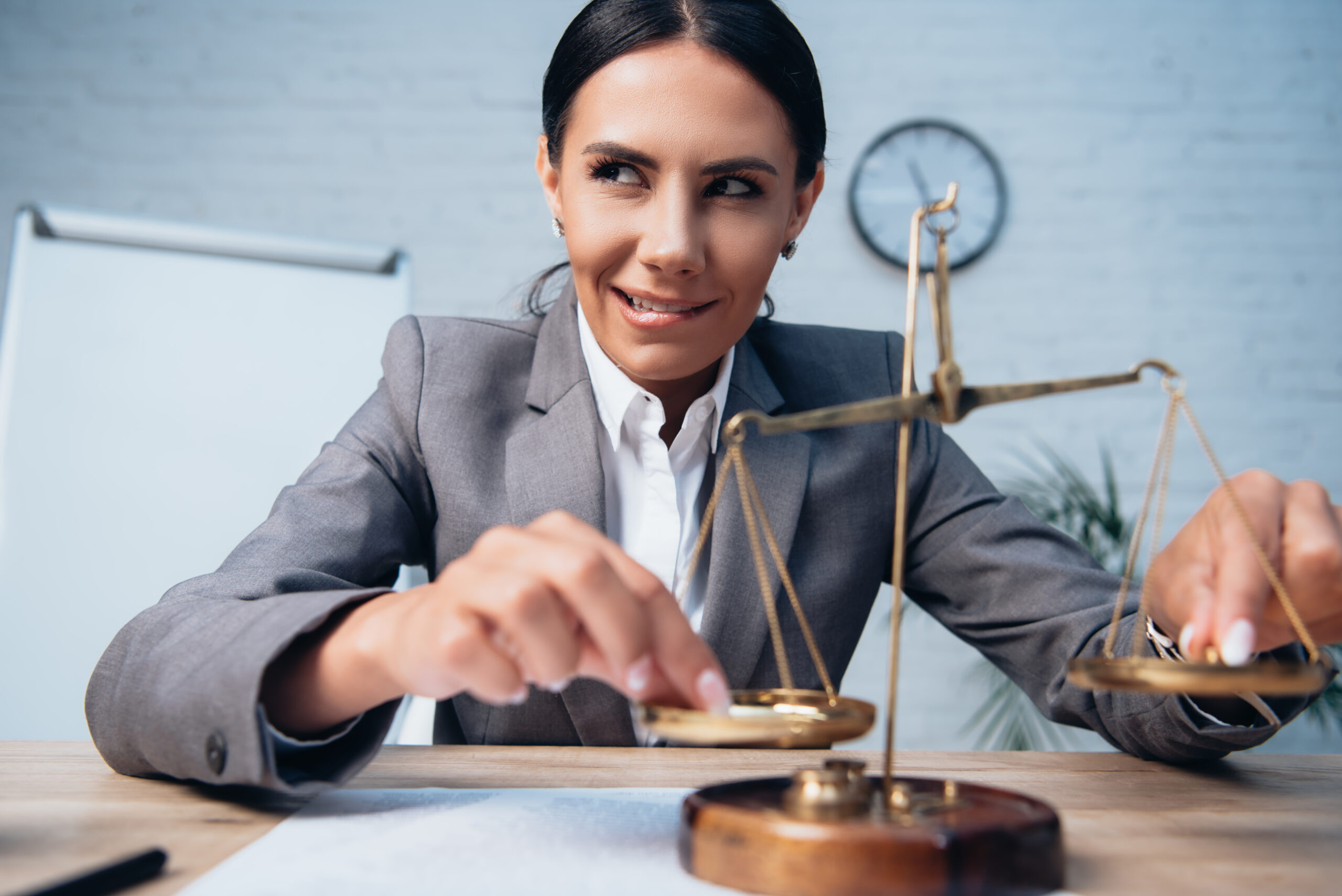 What Is the Best Virtual Receptionist for Law Firms?